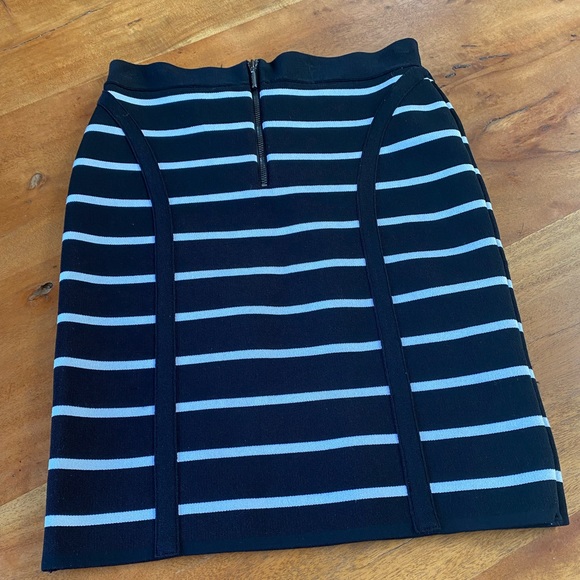 Guess bandage dress! - Picture 3 of 4